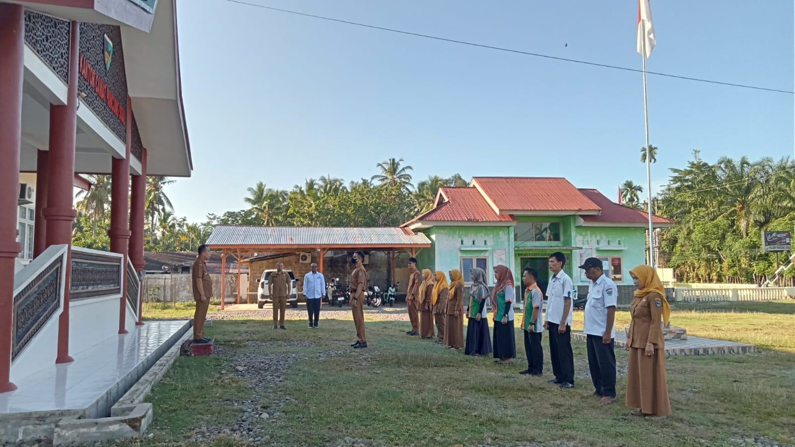 Senin 16 Juni 2025 Apel Pagi Pegawai Staf Kantor Camat Beserta Korlab Kb Dan Dukcapil