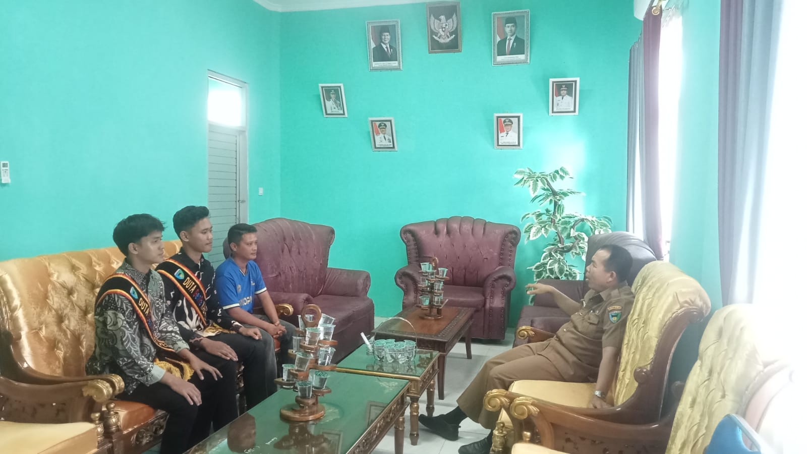 Kunjungan dari Duta Gendre bersama Camat pancung soal