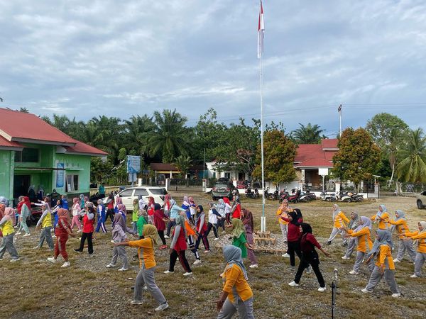Senam Bulanan PKK Sekecamatan Pancung Soal
