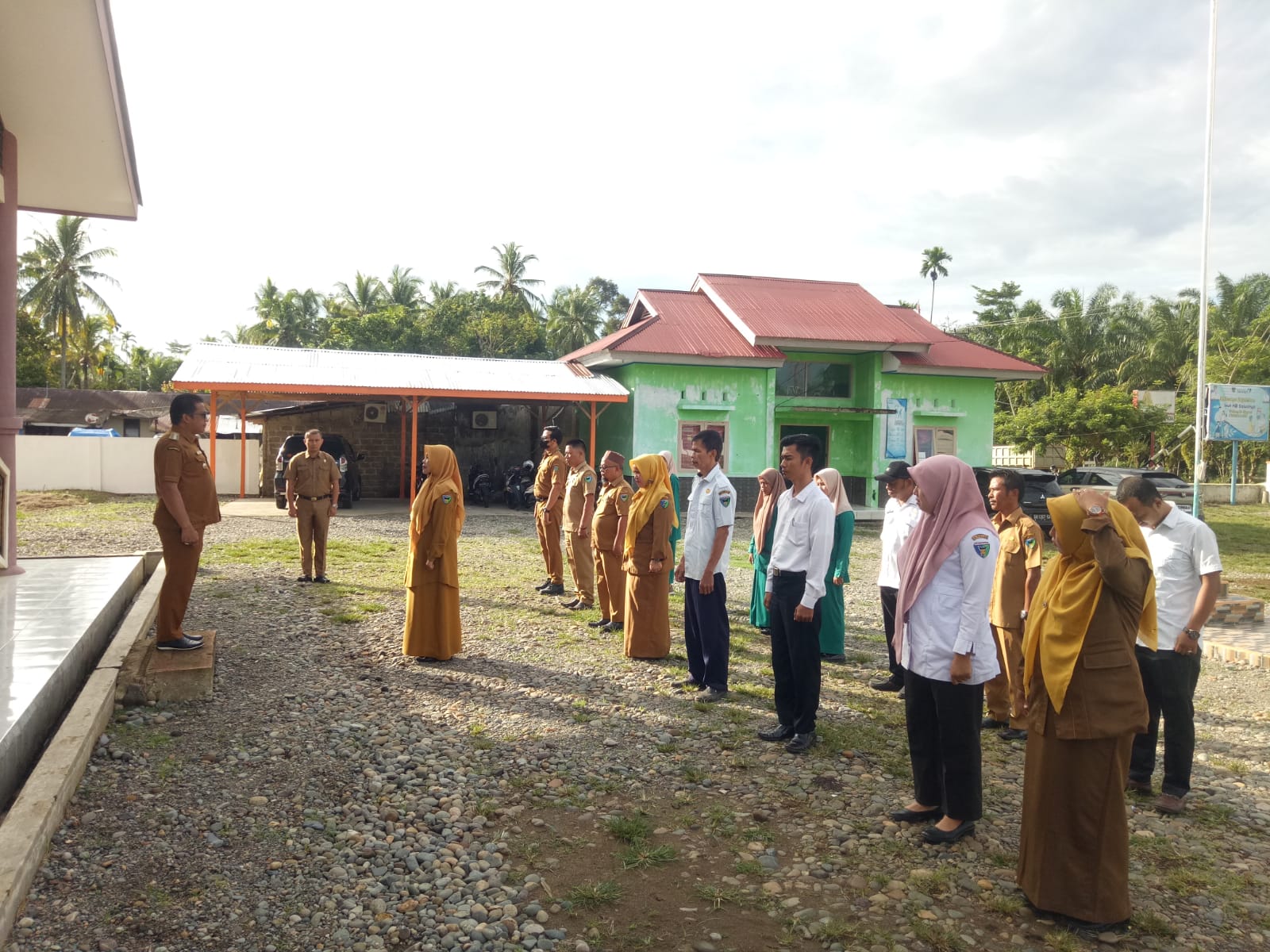 Apel Pagi Pegawai dan Staf Kantor Camat Pancung Soal