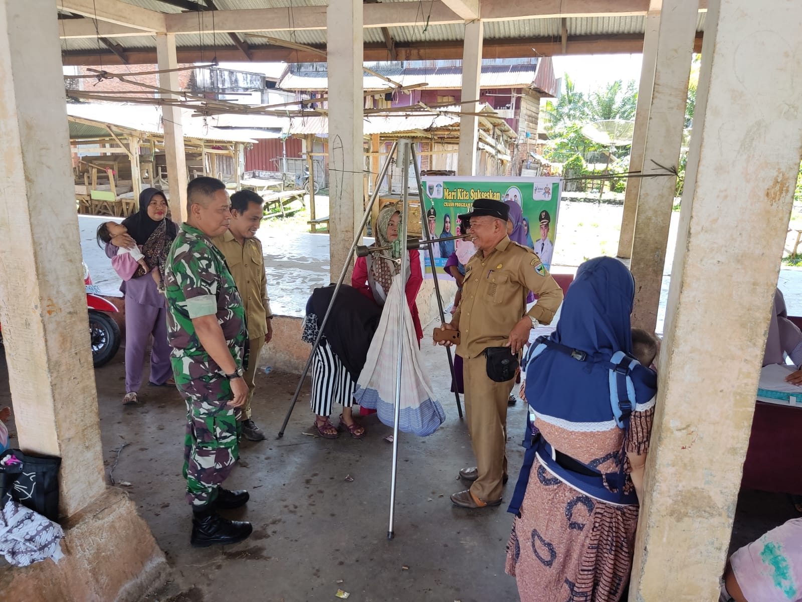 Crash Vaksinasi Polio di Pasar Sei. Gemuruh Nagari Inderapura Selatan