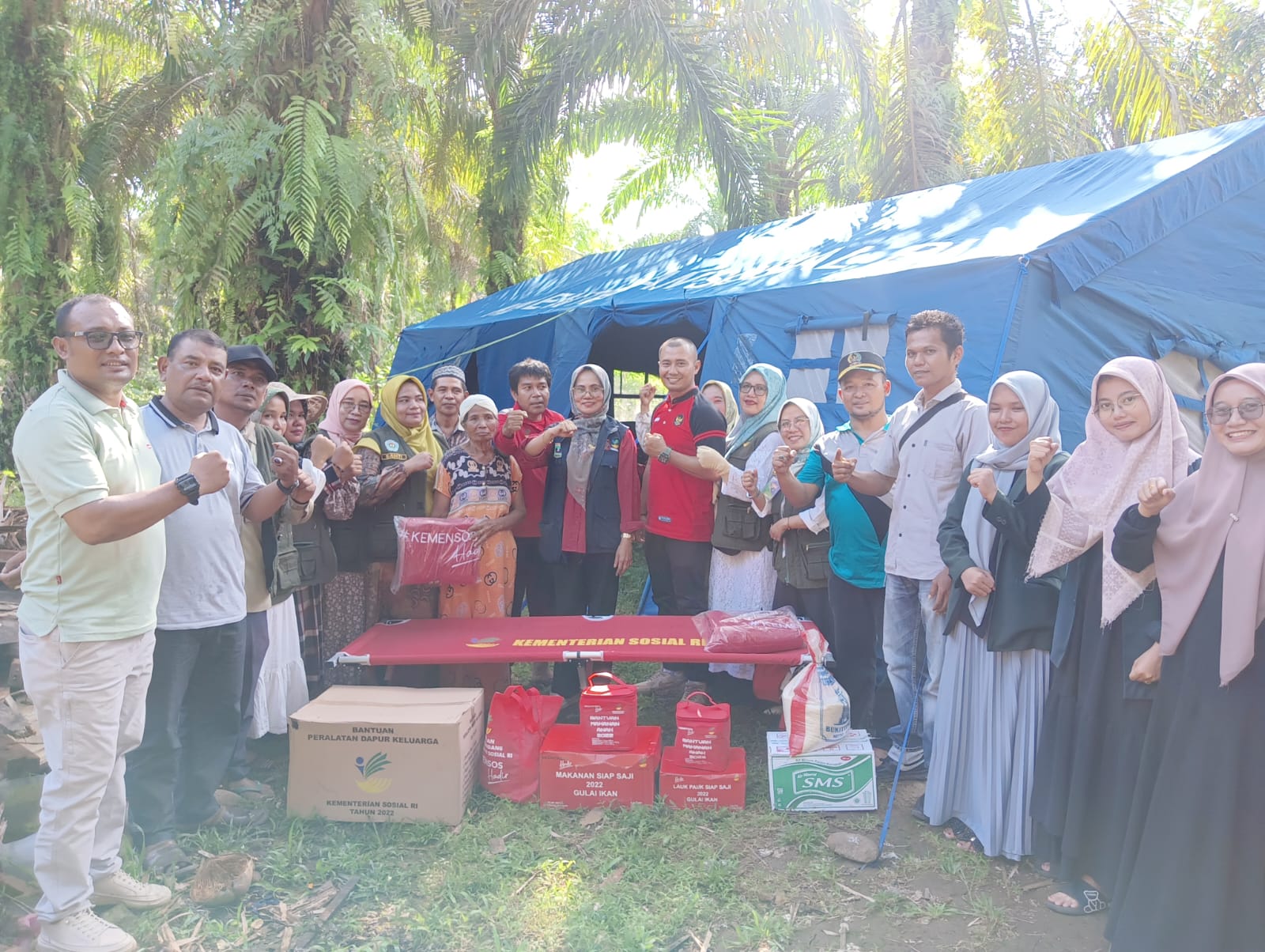 Panyaluran Bantuan dari Dinas Sosial Kabupaten Pesisir Selatan