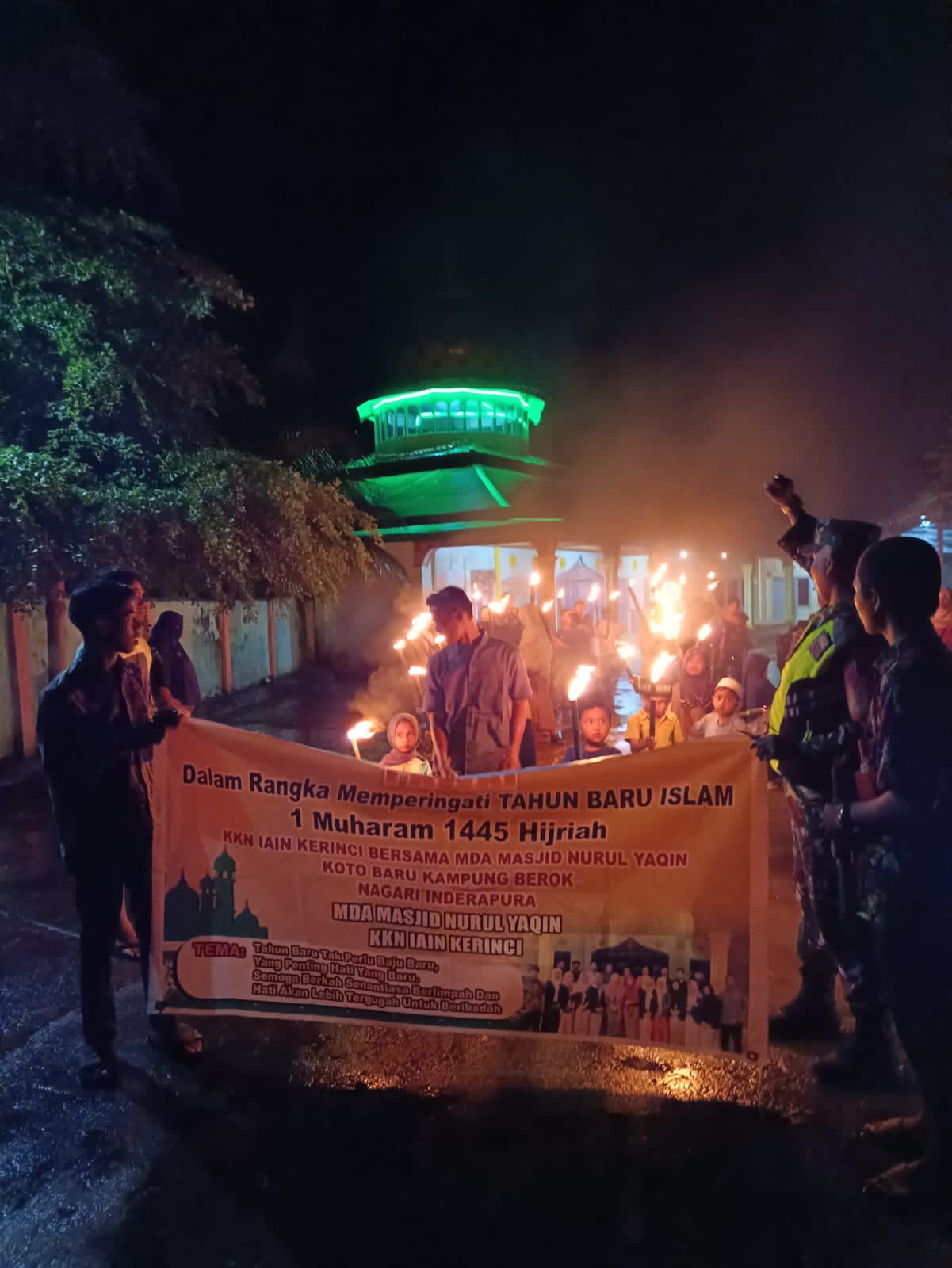Pawai Obor Masjid Nurul Yaqin 