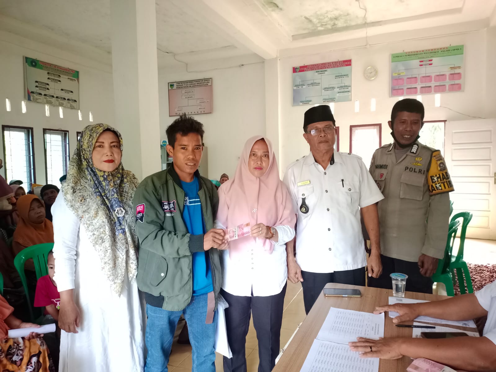 Pembagian BLT DD Nagari Tigo Sungai Inderapura