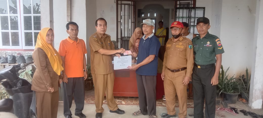 Pembagian BLT Tahap 3 di Nagari Inderapura Tengah