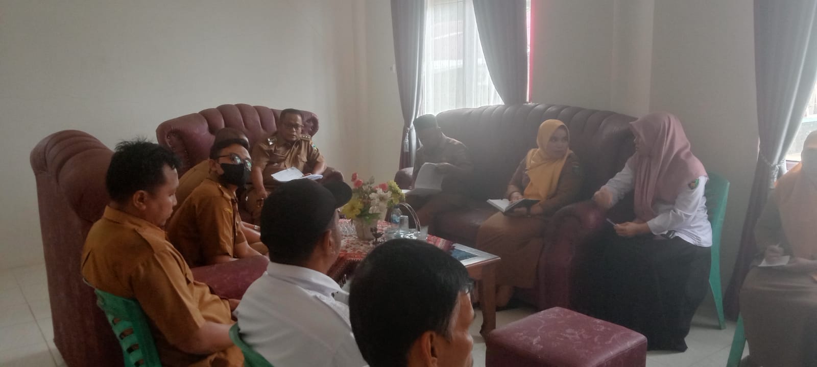 Rapat Akhir Bulan  Pegawai Kantor Camat