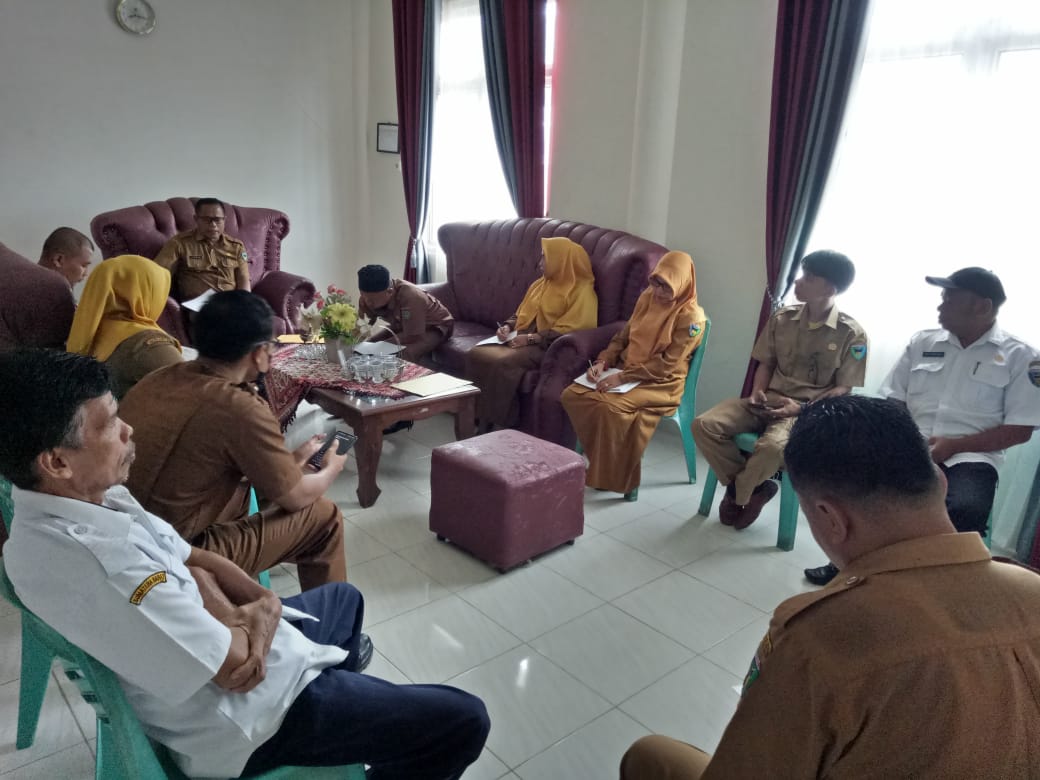 Rapat Akhir Bulan Pegawai Kantor Camat Pancung Soal