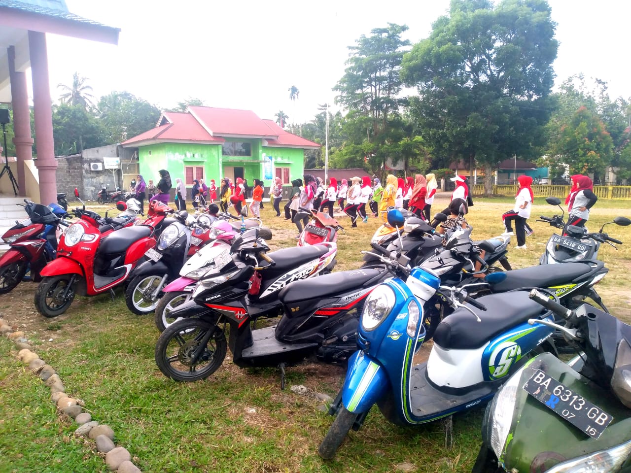 Senam Pagi Ibu-Ibu PKK Kecamatan Pancung Soal