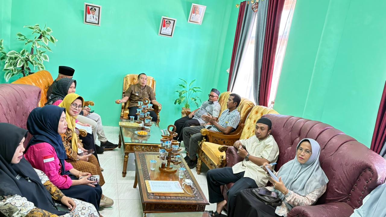 Rapat Evaluasi Kinerja Pegawai Kantor Camat Pancung Soal