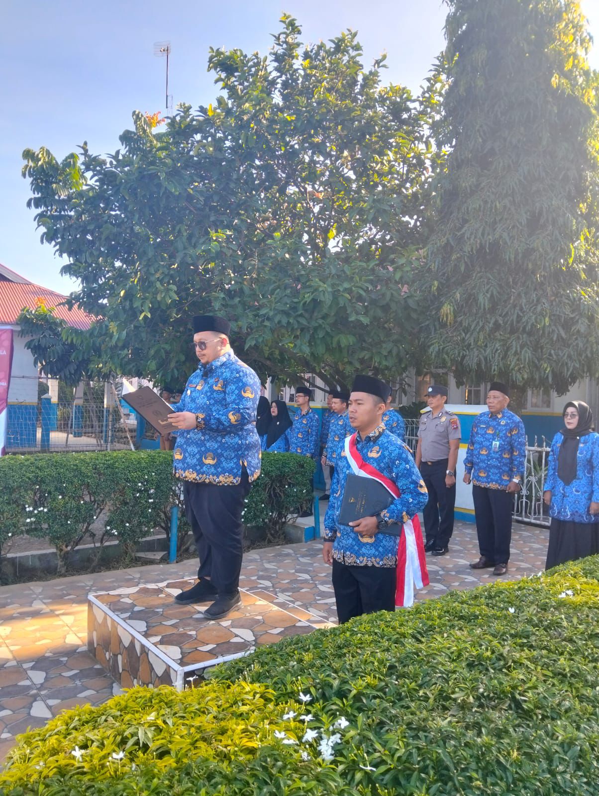Camat Pancung Soal Pimpin Upacara Peringatan Hari Lahir Pancasila Tahun 2026 di SMPN 1 Pancung Soal